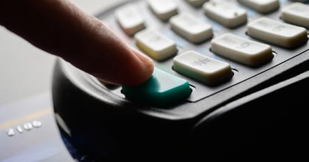 Czy terminal płatniczy jest obowiązkowy w 2026 roku? Co mówi prawo