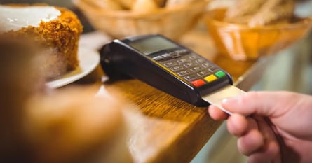 SumUp vs Polcard vs eService: porównanie operatorów terminali w 2026