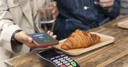 NFC i BLIK na terminalu płatniczym: jak działają